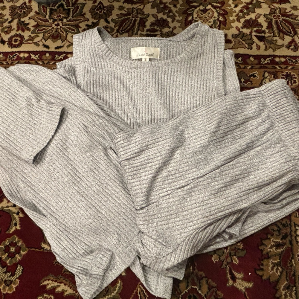 Cuddl duds 3 piece set (tank, robe and pants)